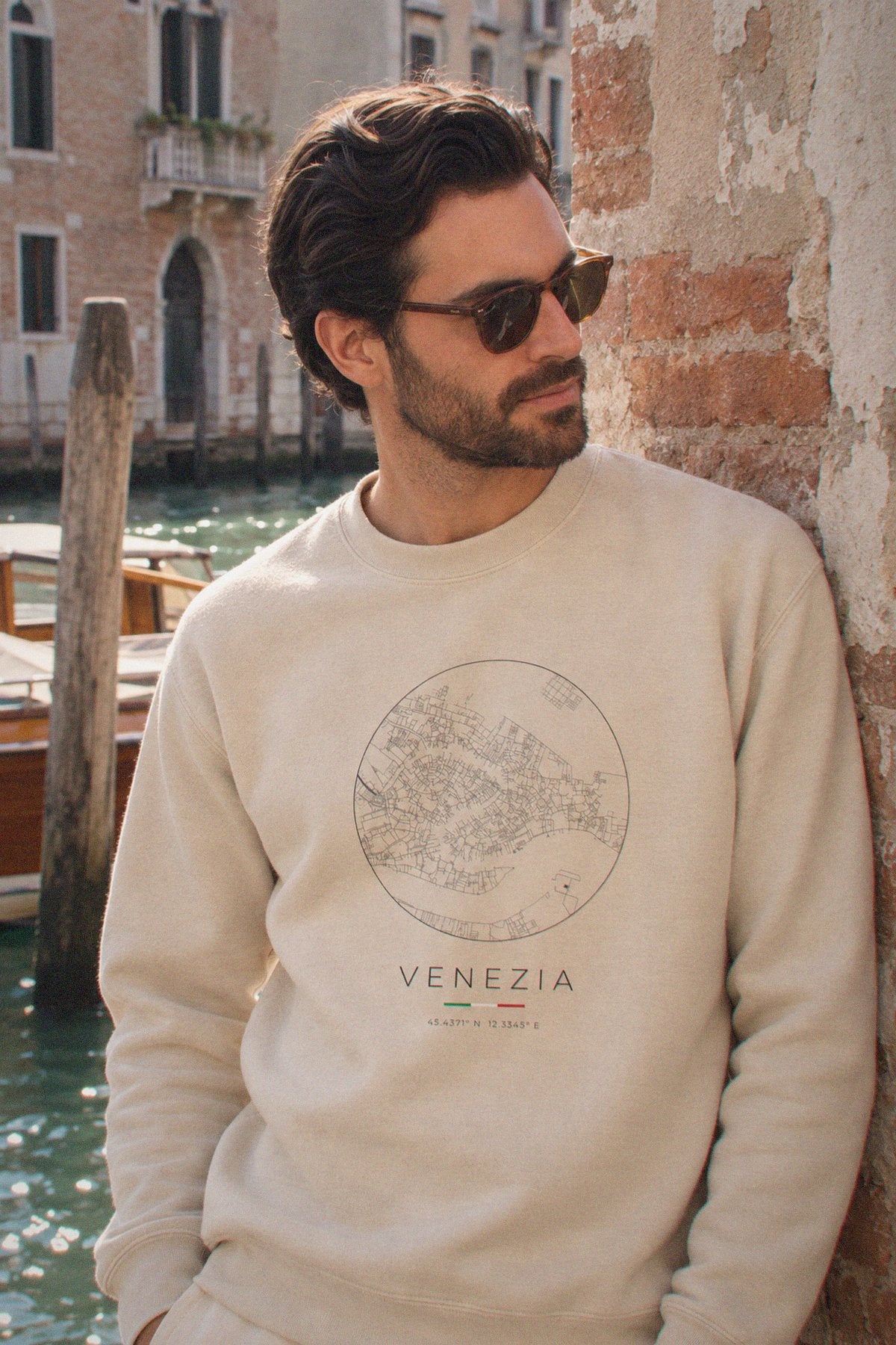 Venice map sweatshirt close-up on the chest print, Venice