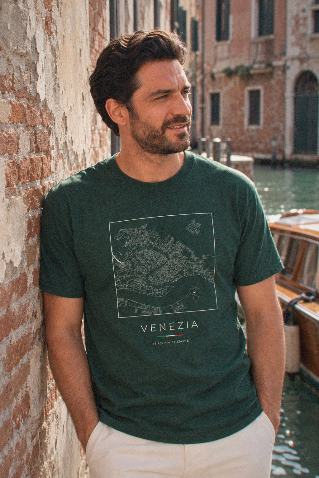 Venice map t-shirt close-up on the chest print, Venice